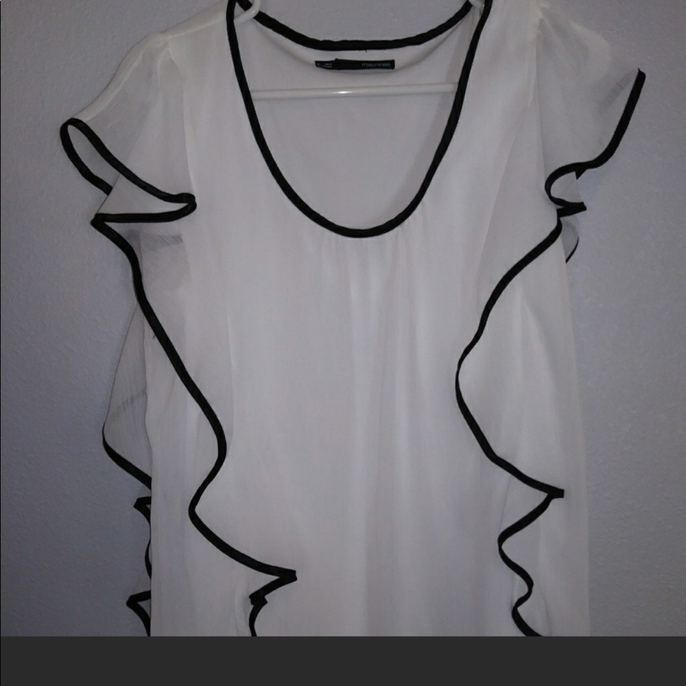 MAURICES White Flowy Top